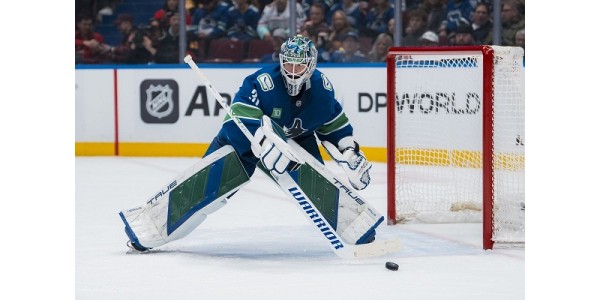 Les Canucks de Vancouver ont procédé à des ajustements au niveau des joueurs Les Canucks de Vancouver ont procédé à des ajustements au niveau des joueurs
